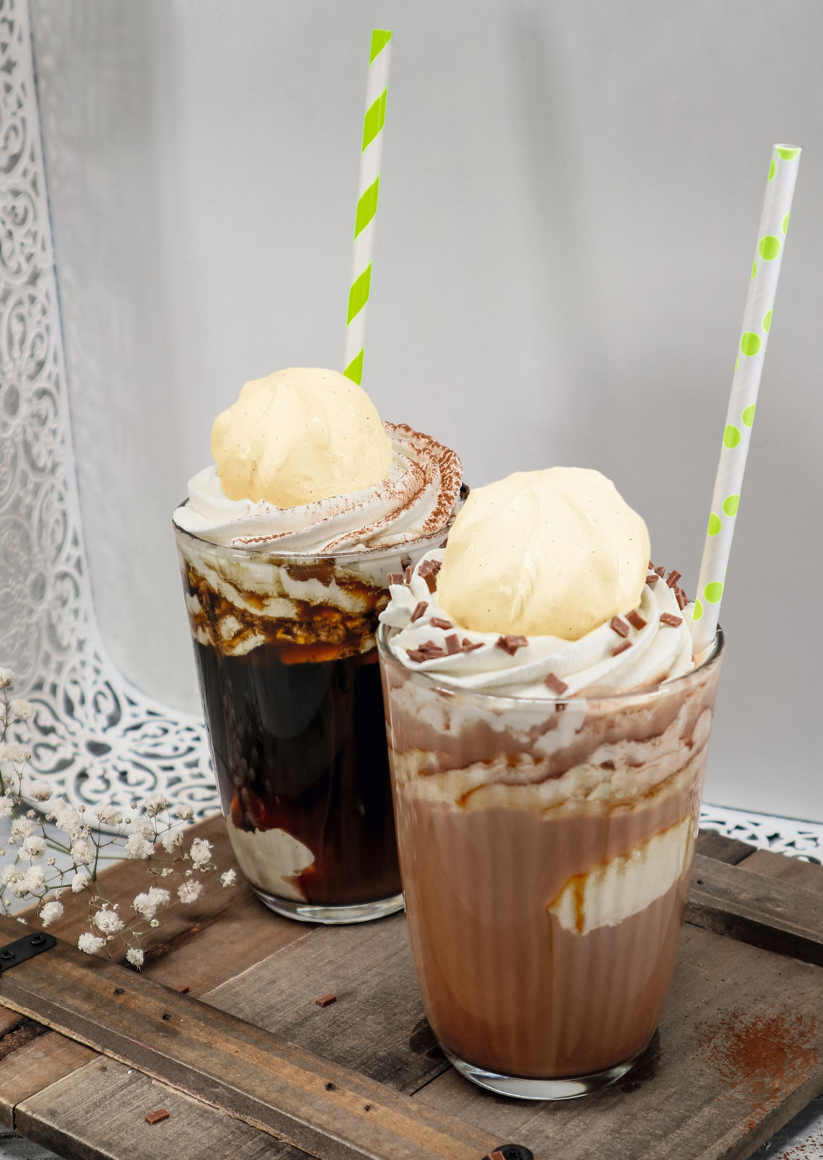 Eiskaffee mit SCHÖLLER Eiskugel Vanilla