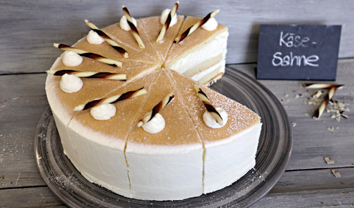 FRONERI 5 + 1 Aktion November 2023 Torten und Kuchen